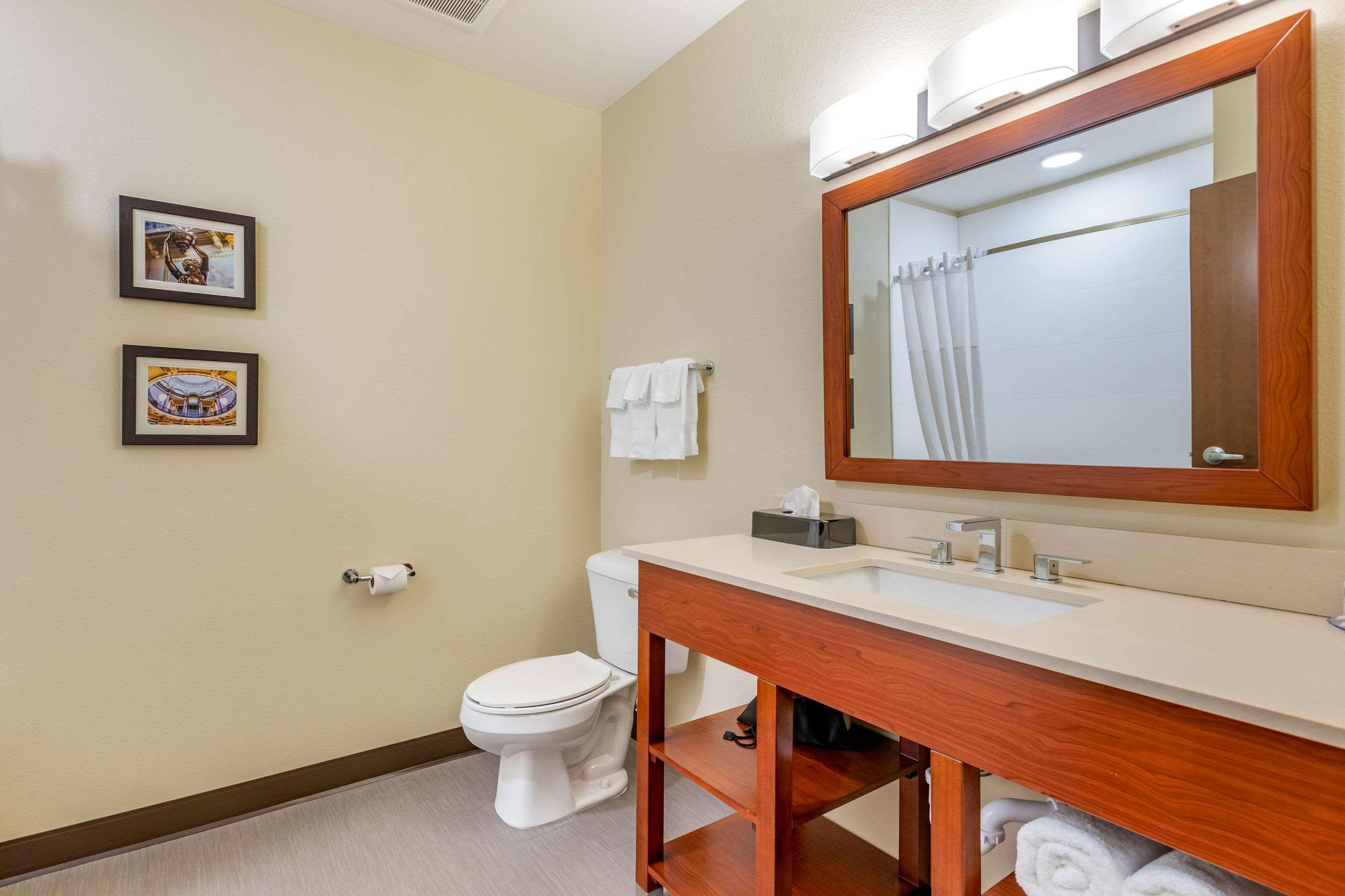 Comfort Inn & Suites West Des Moines Buitenkant foto